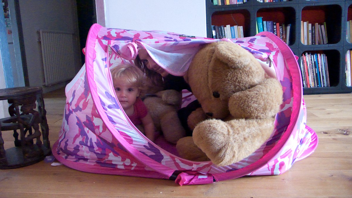 Met z'n drietjes in een tent