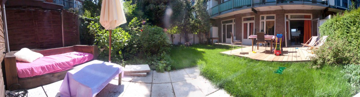 Panorama van onze tuin
