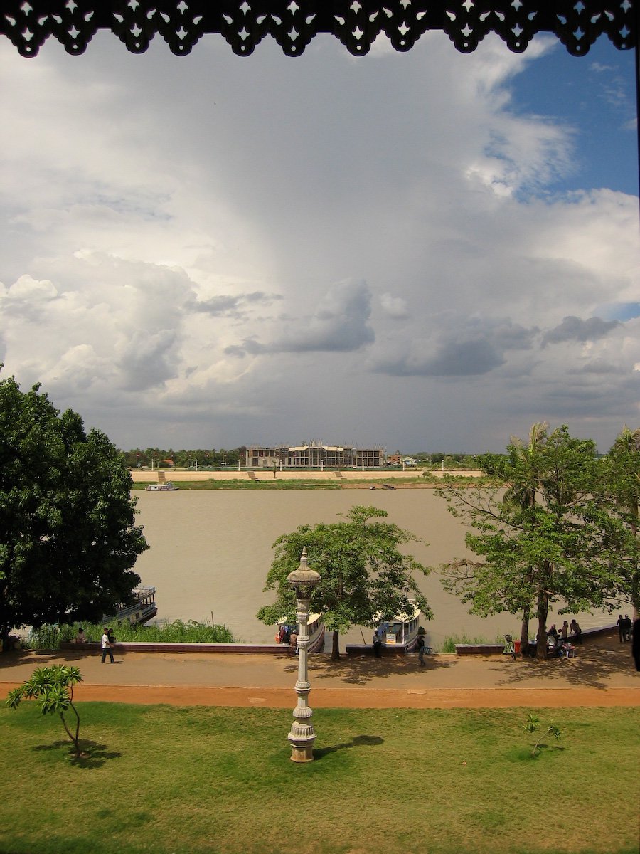 Uitzich uit ons hotel in Phnom Penh